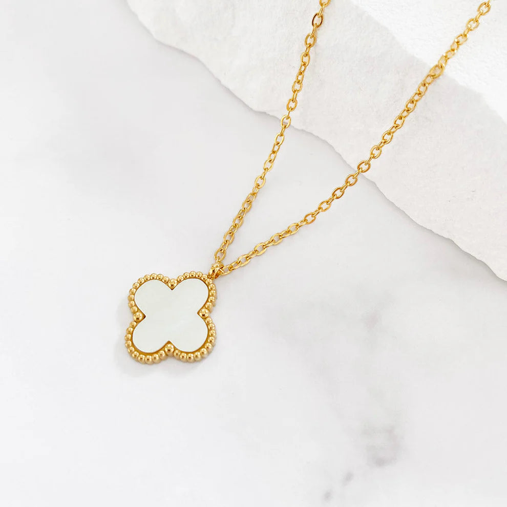 Colar trevo de quatro folhas